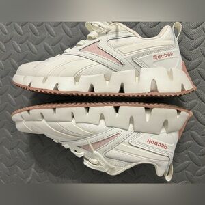 Reebok White and Pink Sneakers women’s size 8